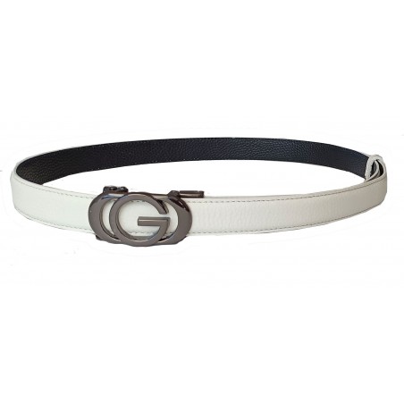 Ceinture  en cuir pleine fleur prune avec sa boucle automatique décor G argentée brillant.
