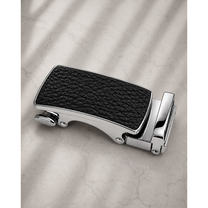 104 Boucle automatique  Femme argentée avec  plaque grain cuir noir