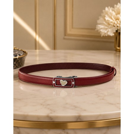 Ceinture en cuir pleine fleur prune avec sa boucle automatique petit cœur avec brillants. brillant.