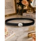 CC130 Ceinture  en cuir pleine fleur noire avec boucle automatique ronde décor  Cygne