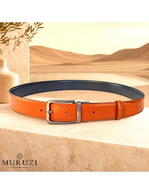 Ceinture réversible MURUZI en cuir pleine fleur extérieur camel et intérieur noir, prête à porter avec boucle traditionnelle.